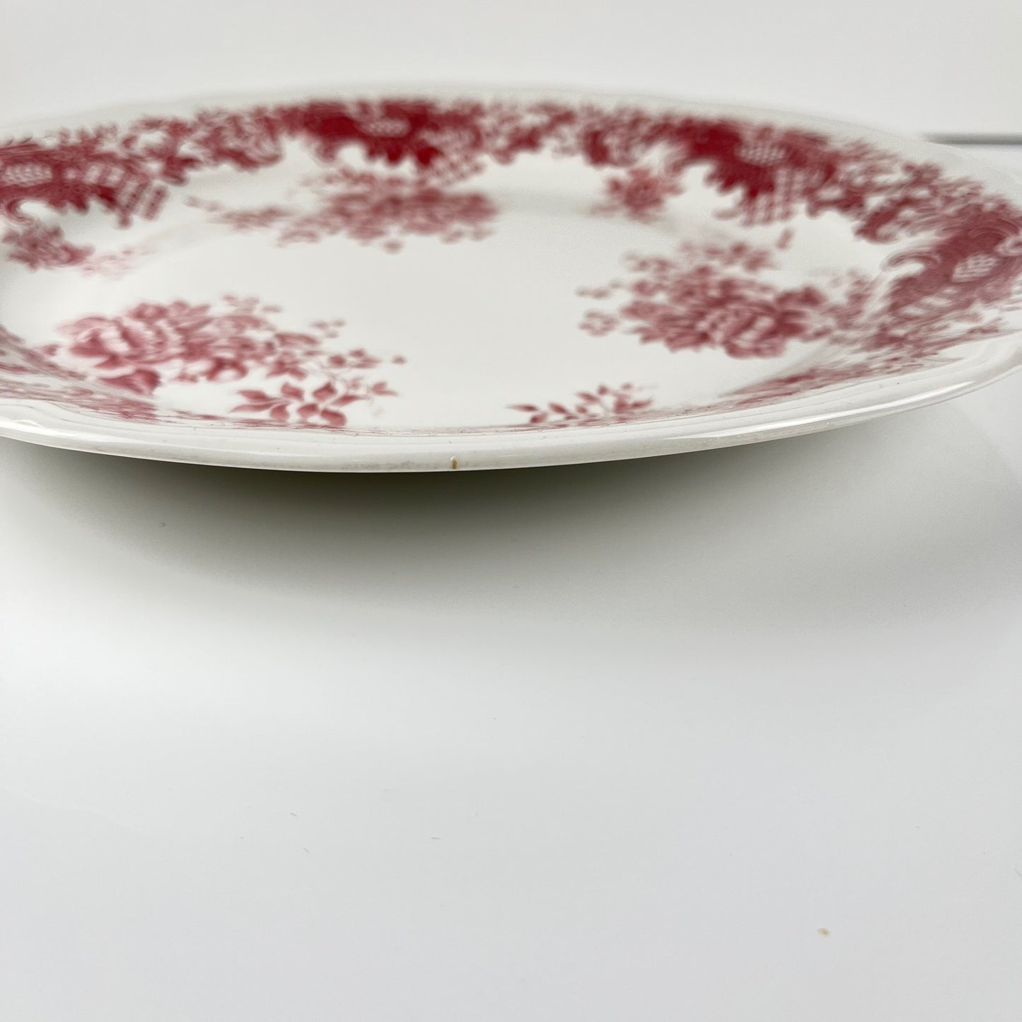 Plat à gateau Villeroy & Boch, modele "Valeria", tons rouge