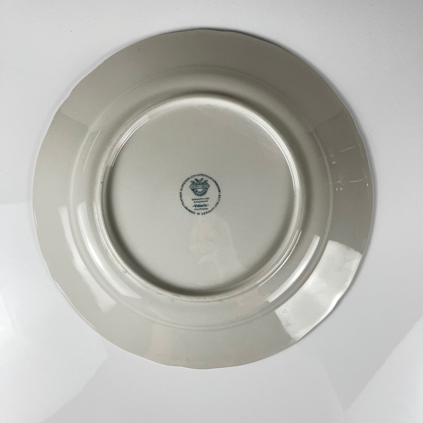 Plat à gateau Villeroy & Boch, modele "Valeria", tons rouge
