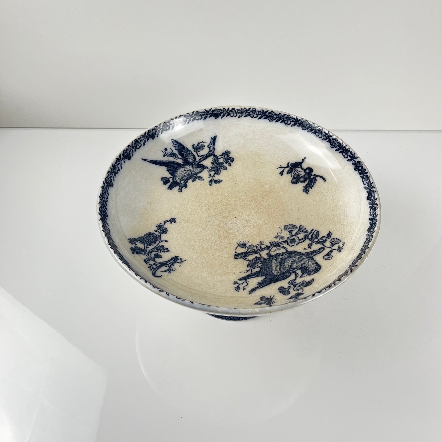 Compotier terre de Fer Pexonne, motif oiseau bleu fin XIXe
