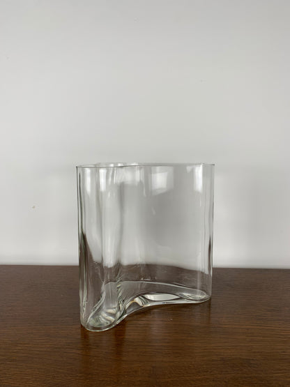 Vase en verre dans le style de Alvar Aalto, 1970