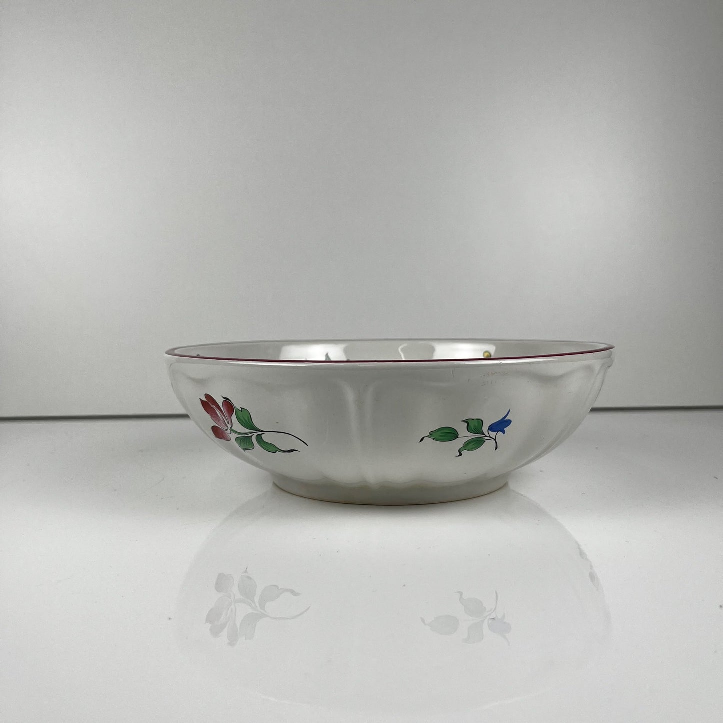 Small salad bowl, Réverbère model by KG Lunéville, rose pattern