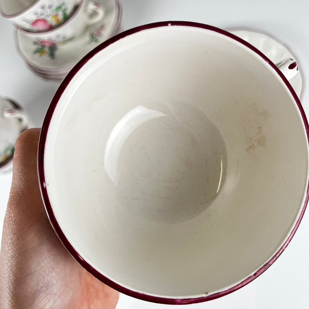 Lot de 5 grandes tasses avec soucoupes,  modèle Réverbère par KG Lunéville