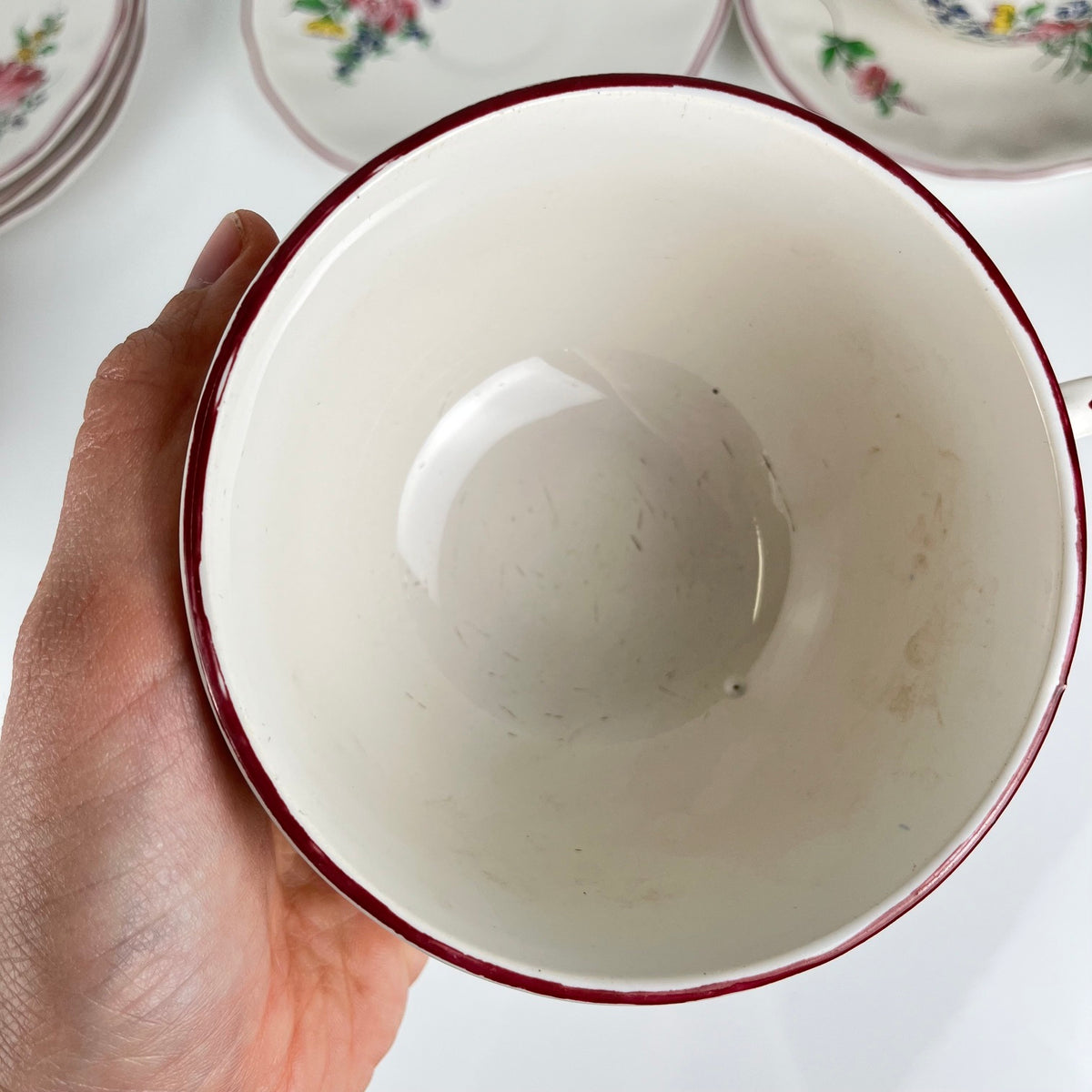 Lot de 5 grandes tasses avec soucoupes,  modèle Réverbère par KG Lunéville