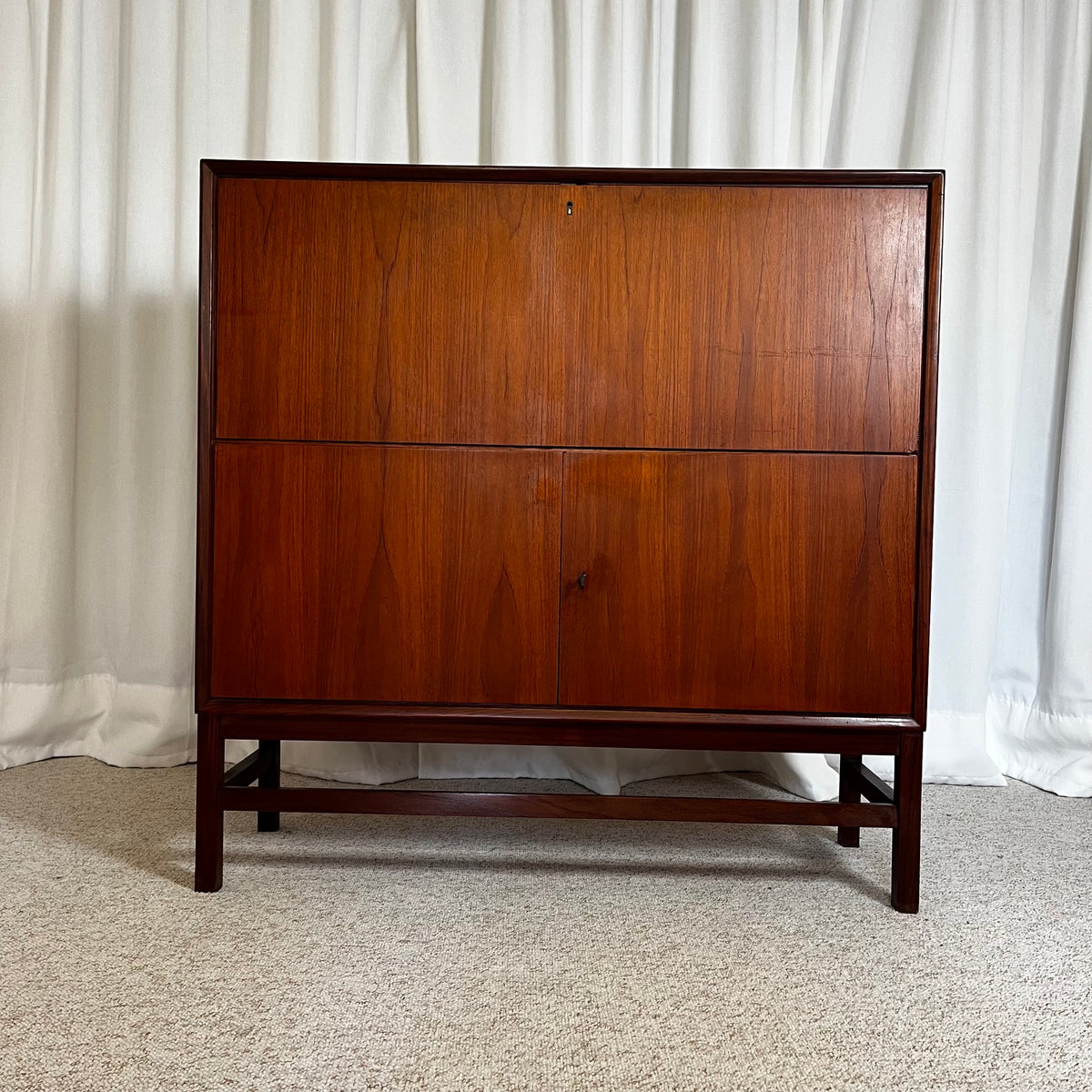 Rare secrétaire scandinave années 60, dans le style de Marian Grabinski pour IKEA