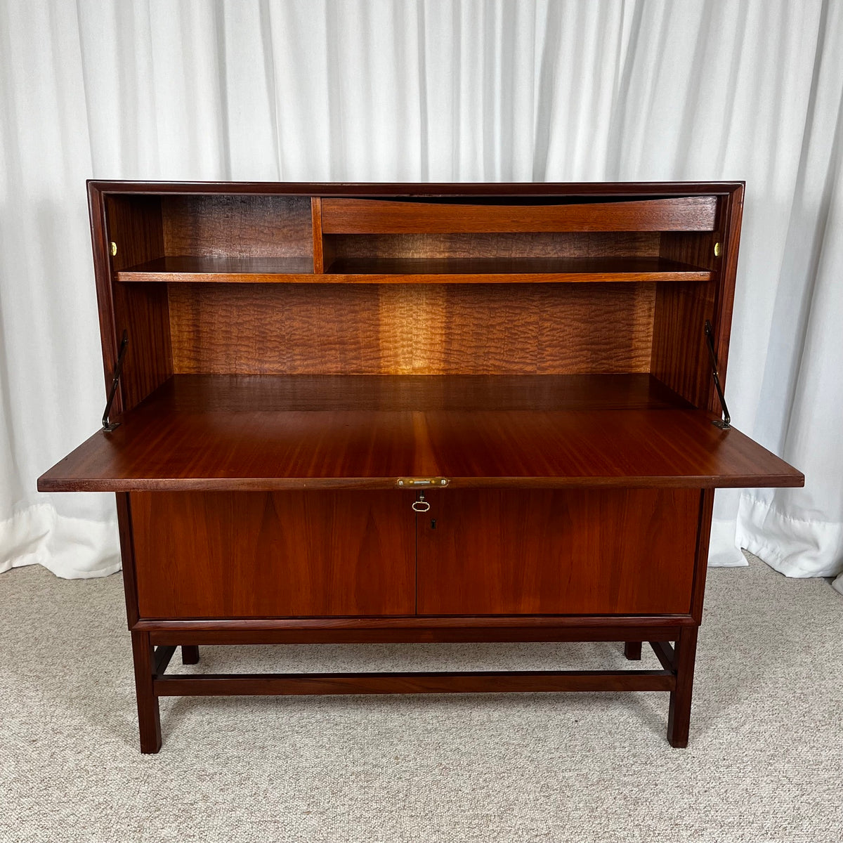 Rare secrétaire scandinave années 60, dans le style de Marian Grabinski pour IKEA