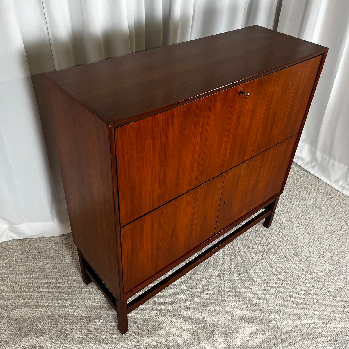 Rare secrétaire scandinave années 60, dans le style de Marian Grabinski pour IKEA
