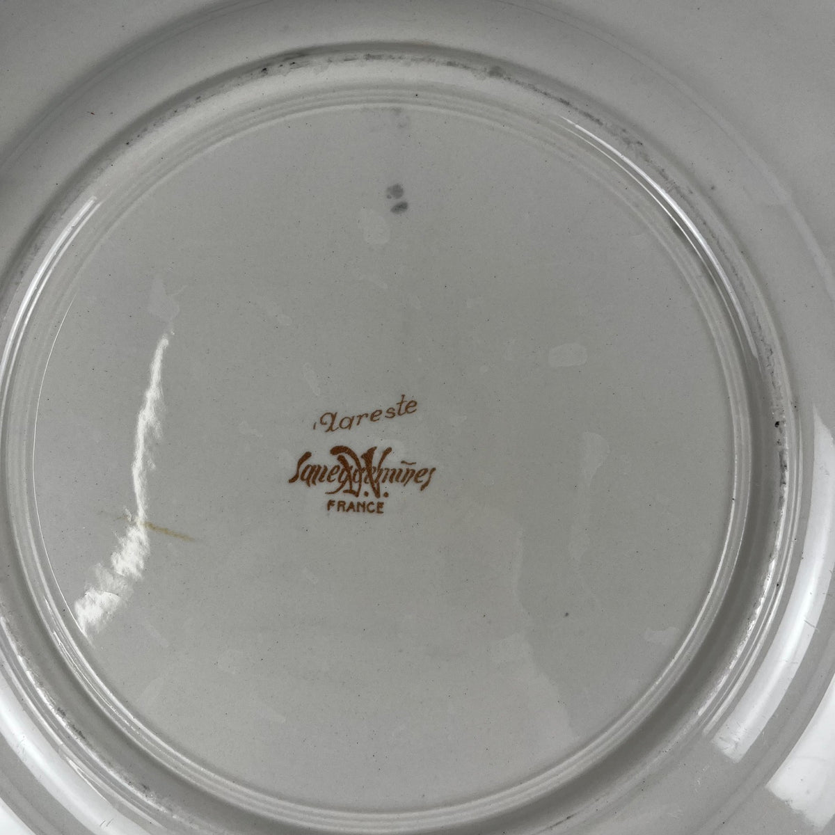 "Agreste" round cake plate, Sarreguemines, 20th century.