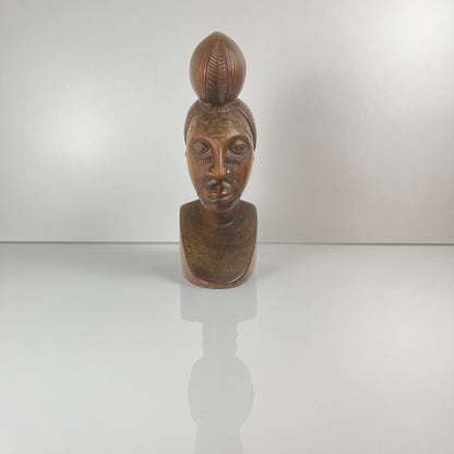 Buste féminin sculpté à la main en bois noir, style Baoulé, 1960/90