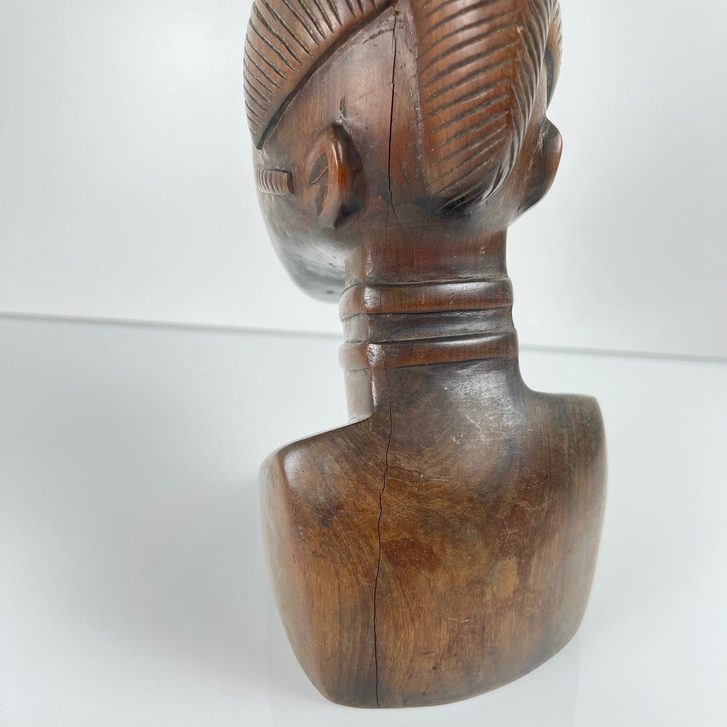 Buste féminin sculpté à la main en bois noir, style Baoulé, 1960/90