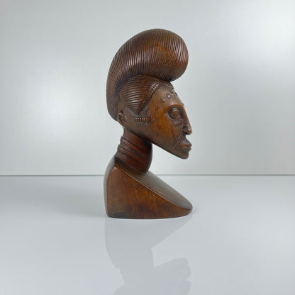 Buste féminin sculpté à la main en bois noir, style Baoulé, 1960/90