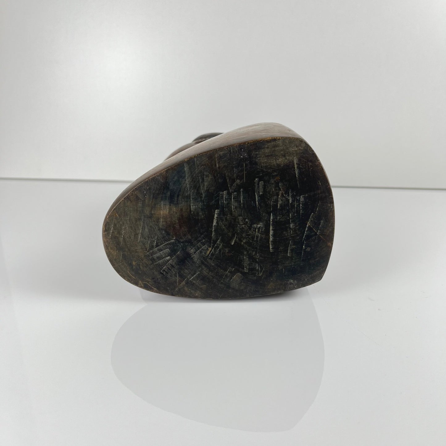 Buste féminin sculpté à la main en bois noir, style Baoulé, 1960/90