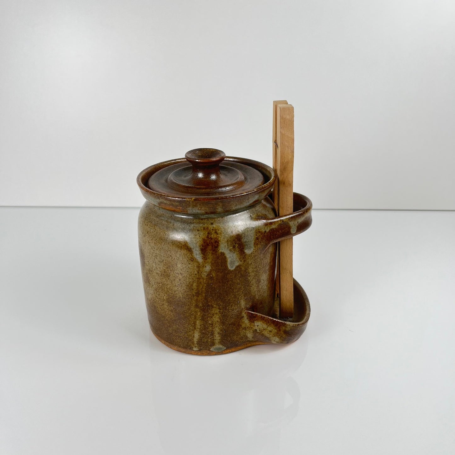 Pot à cornichon en grès avec pince