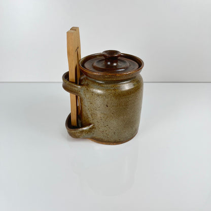 Pot à cornichon en grès avec pince
