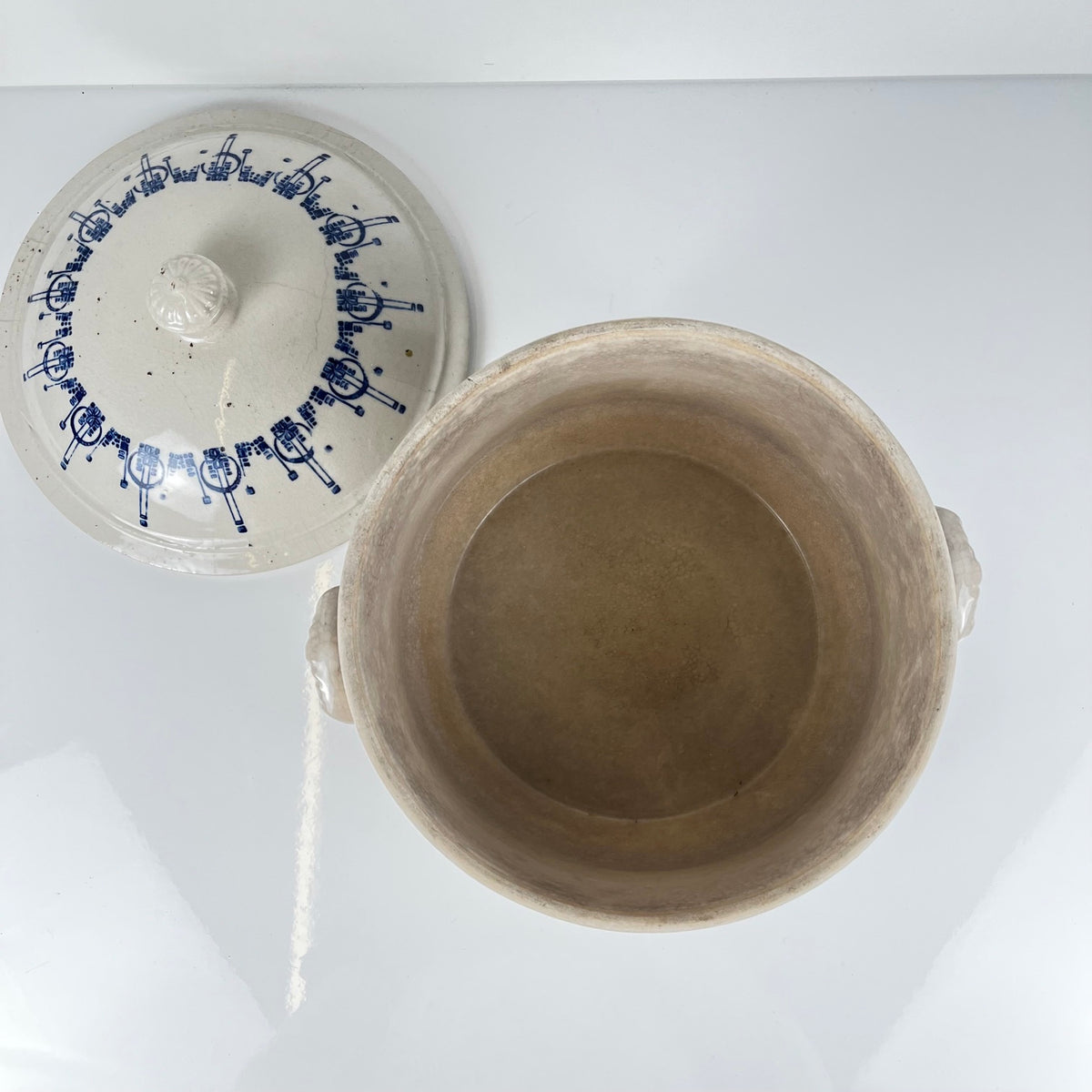 Antique Saint-Uze stoneware hot water bottle / casserole, blue decoration, early 20th century.