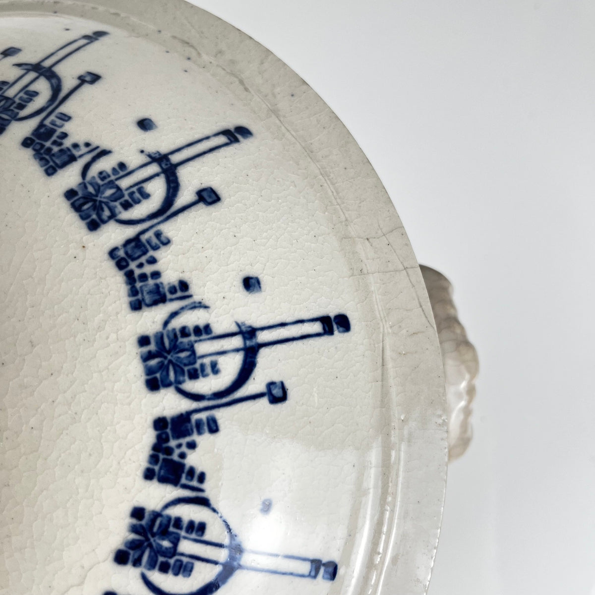 Antique Saint-Uze stoneware hot water bottle / casserole, blue decoration, early 20th century.