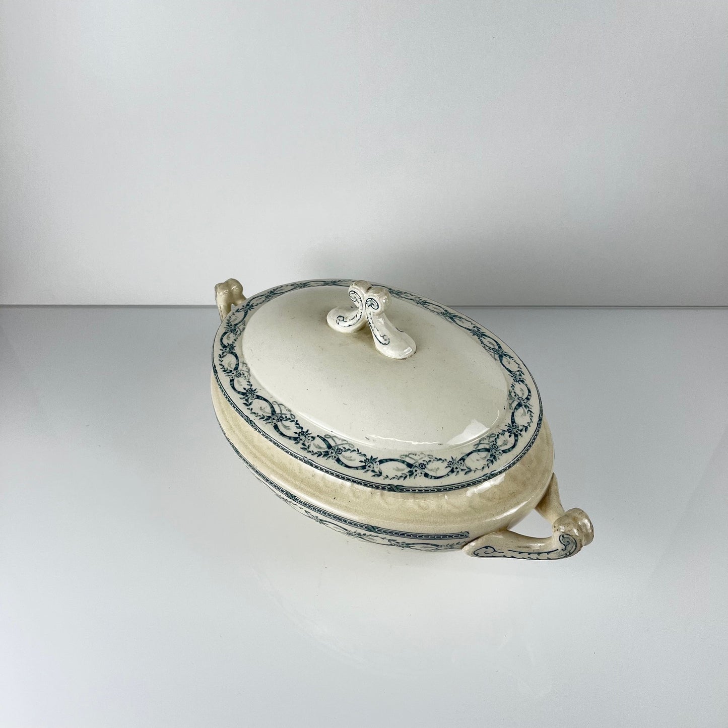 Soupière Salins "Recamier" terre de fer, fin XIXe siècle