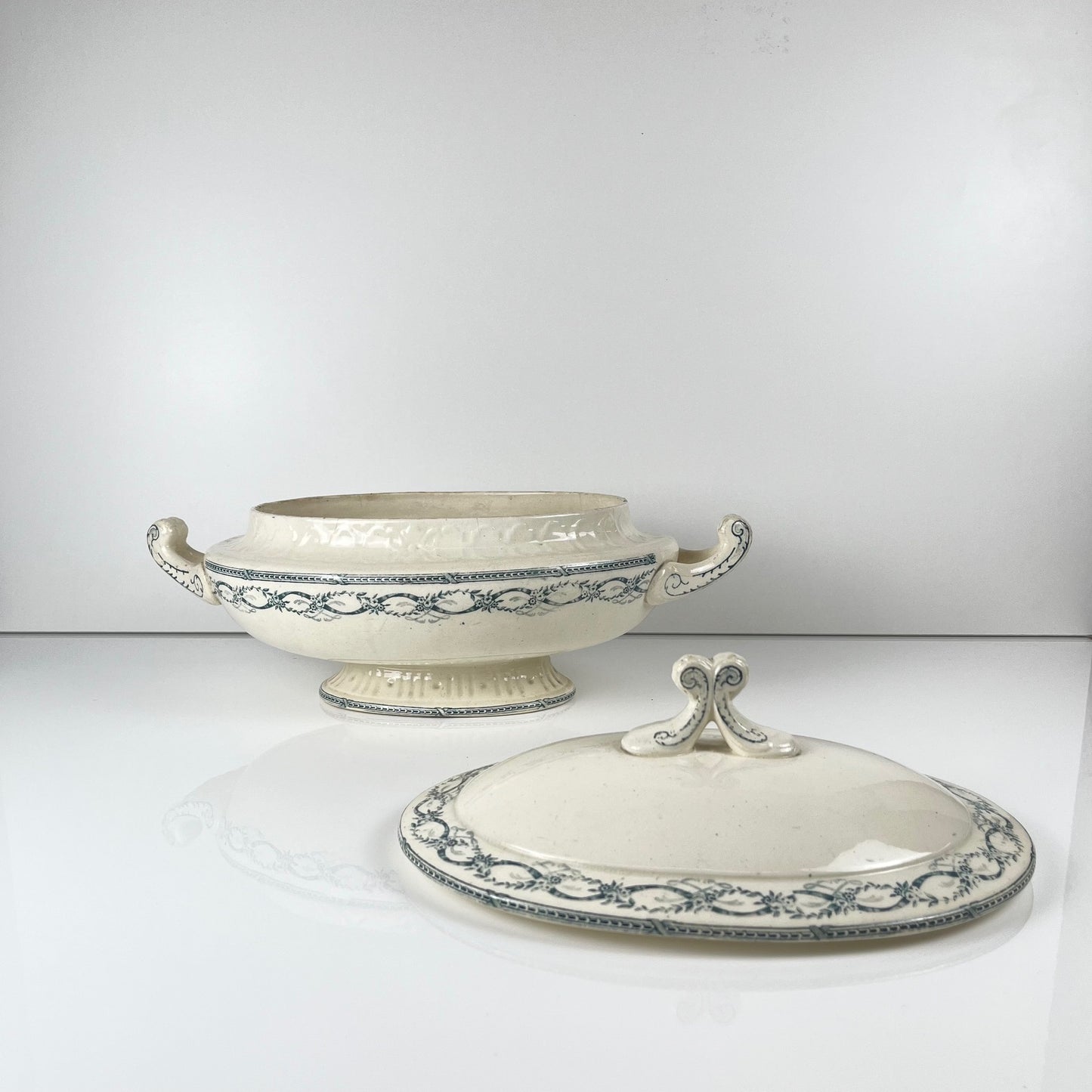 Soupière Salins "Recamier" terre de fer, fin XIXe siècle