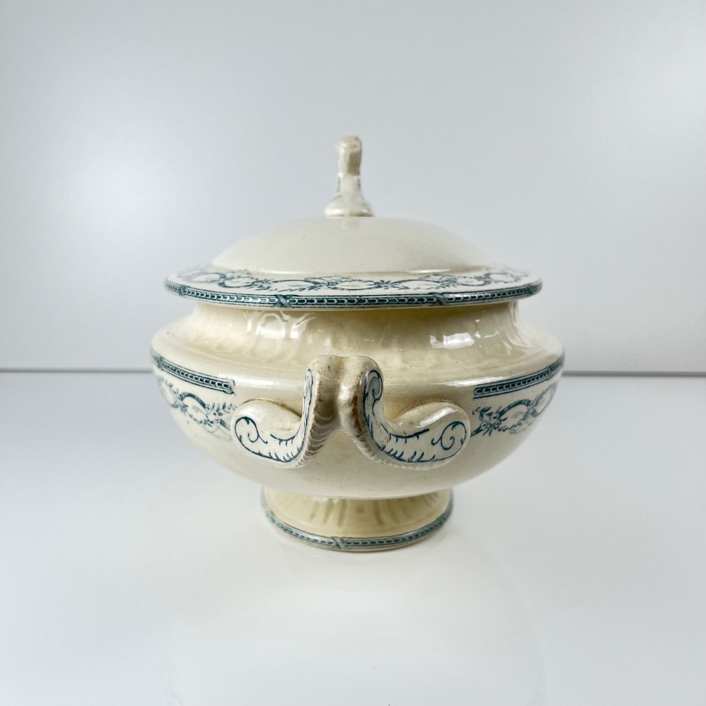 Soupière Salins "Recamier" terre de fer, fin XIXe siècle