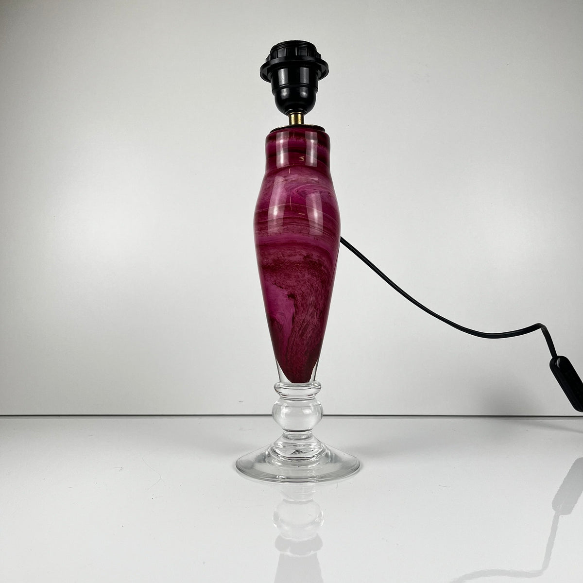 Pied de lampe en verre marmoréen rose par René Courson (1980/90)
