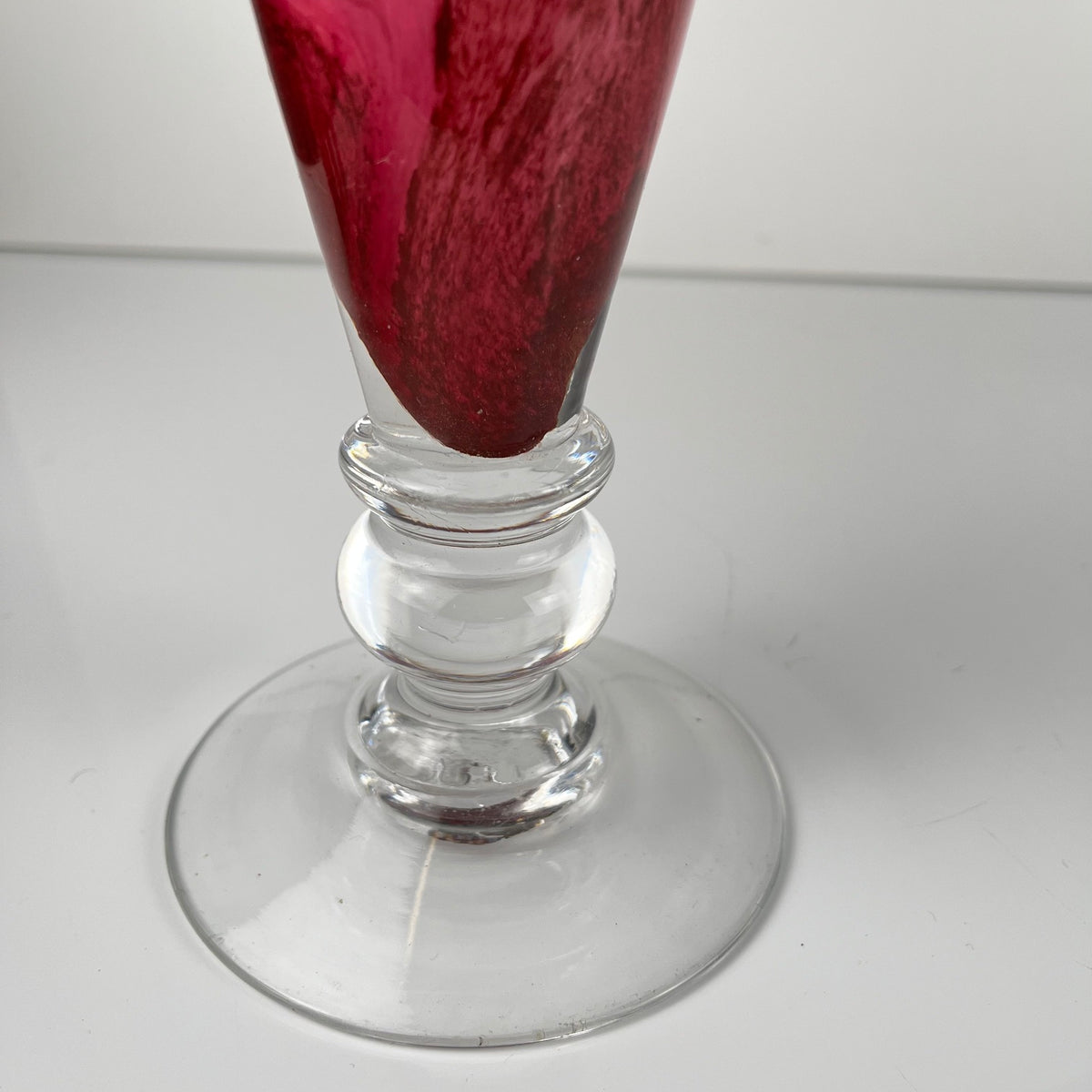 Pied de lampe en verre marmoréen rose par René Courson (1980/90)