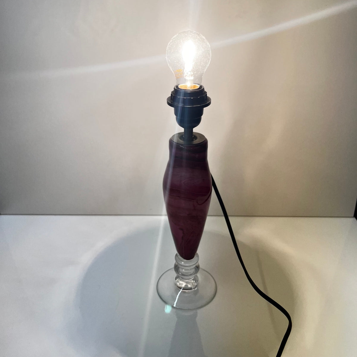Pied de lampe en verre marmoréen rose par René Courson (1980/90)