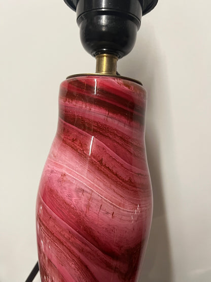 Pied de lampe en verre marmoréen rose par René Courson (1980/90)