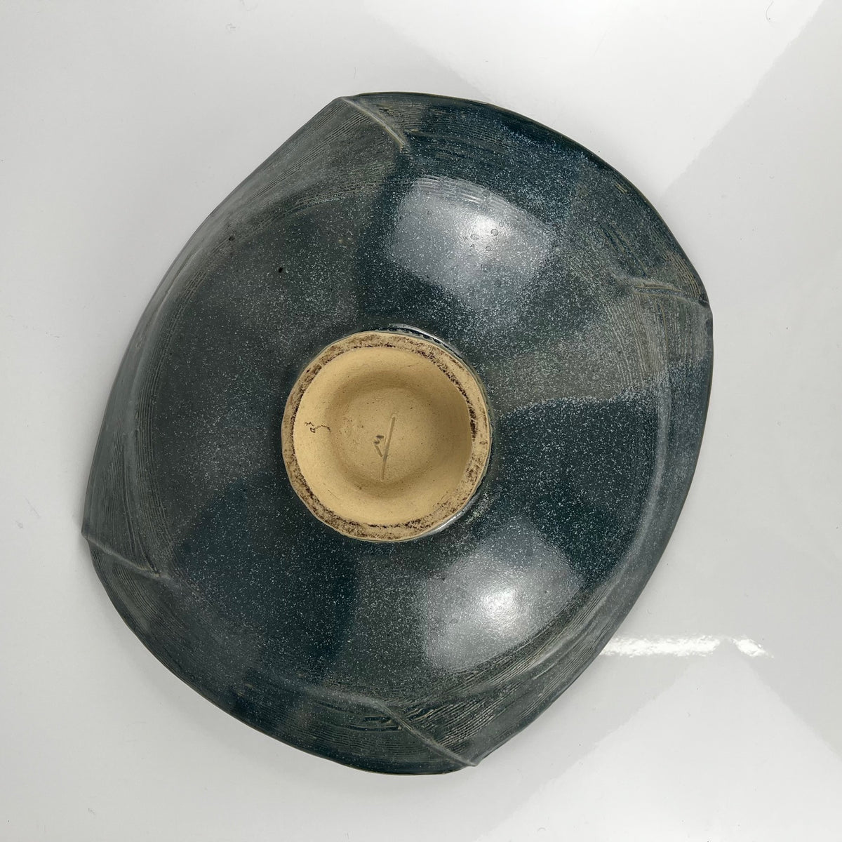 Coupe en céramique émaillé bleu/vert foncé par Pierre Baey , 1960