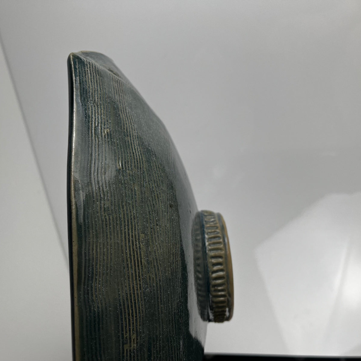 Coupe en céramique émaillé bleu/vert foncé par Pierre Baey , 1960