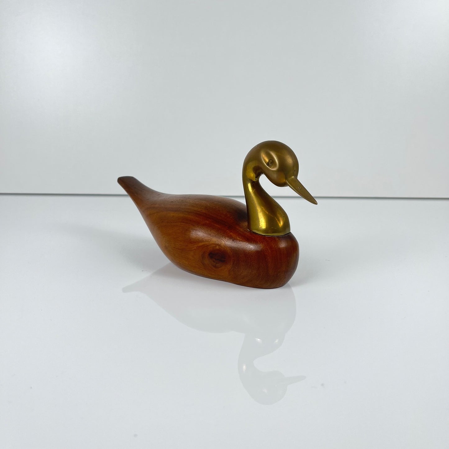 Sculpture midcentury de canard en teck et laiton, 1960/70