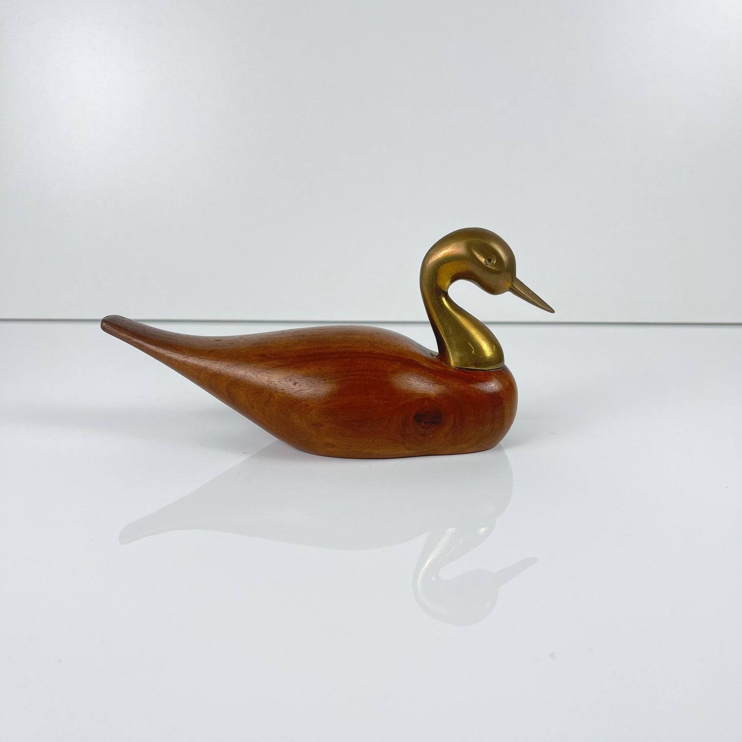 Sculpture midcentury de canard en teck et laiton, 1960/70