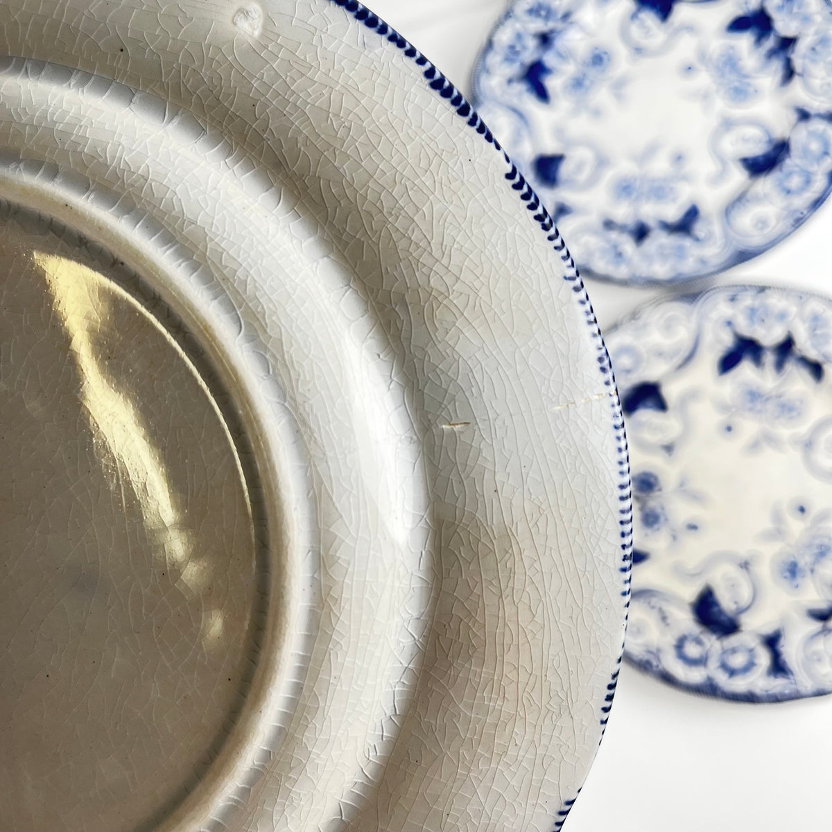 Set of 6 "Flora" *Terre de Fer* dessert plates – Creil et Montereau, 19th century, blue