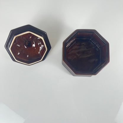 Boite en céramique brune octogonale, milieu XXe