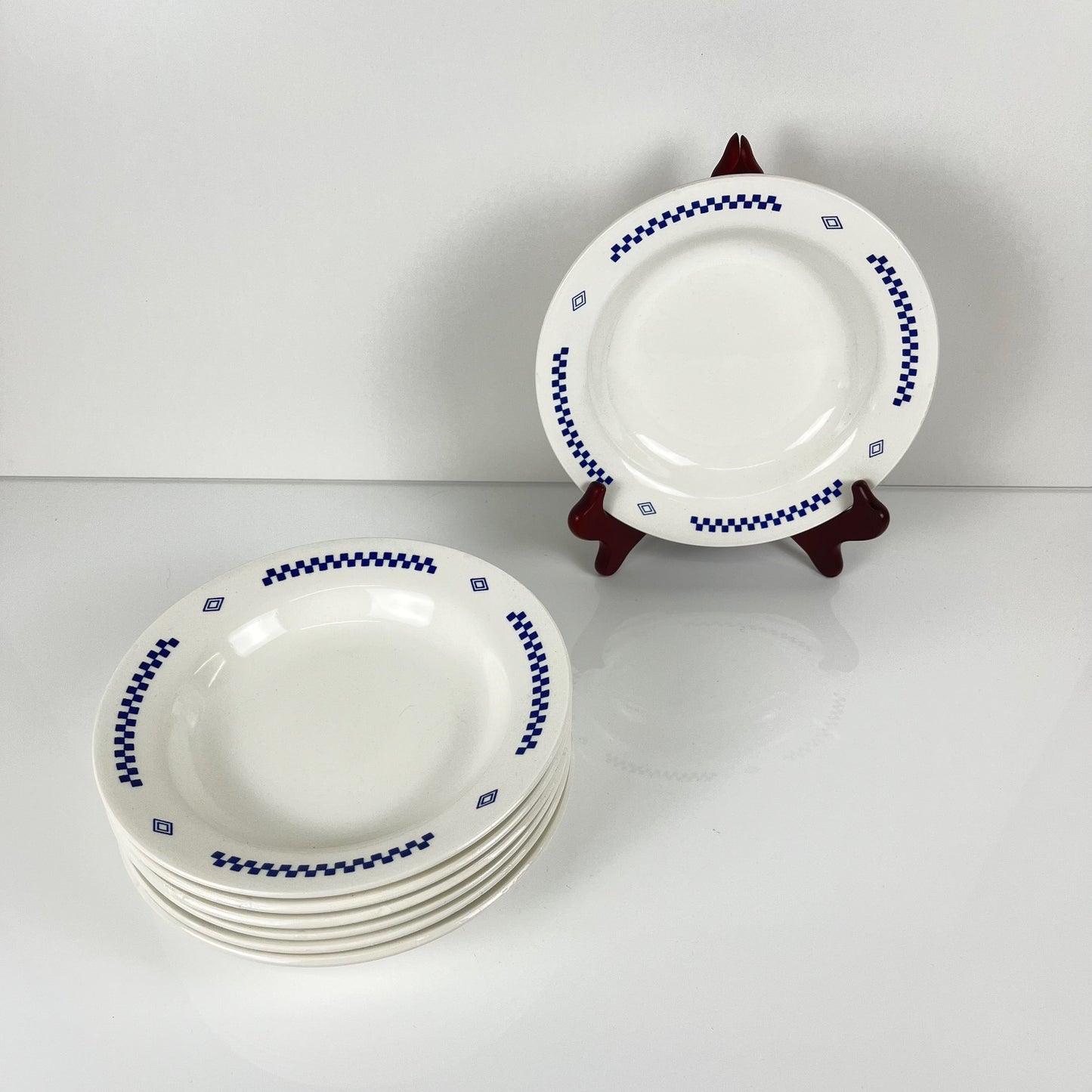 Set de 7 assiettes creuses Lustucru ,damier bleu , 1950/80