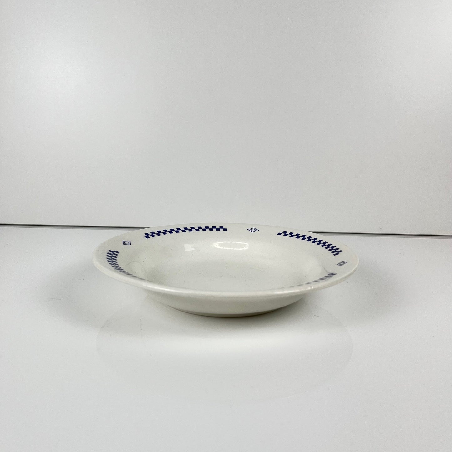 Set de 7 assiettes creuses Lustucru ,damier bleu , 1950/80