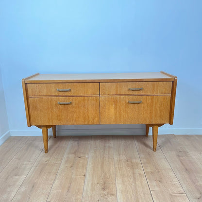 Buffet bas vintage en bois clair , 1960/70