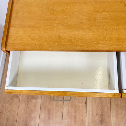 Buffet bas vintage en bois clair , 1960/70