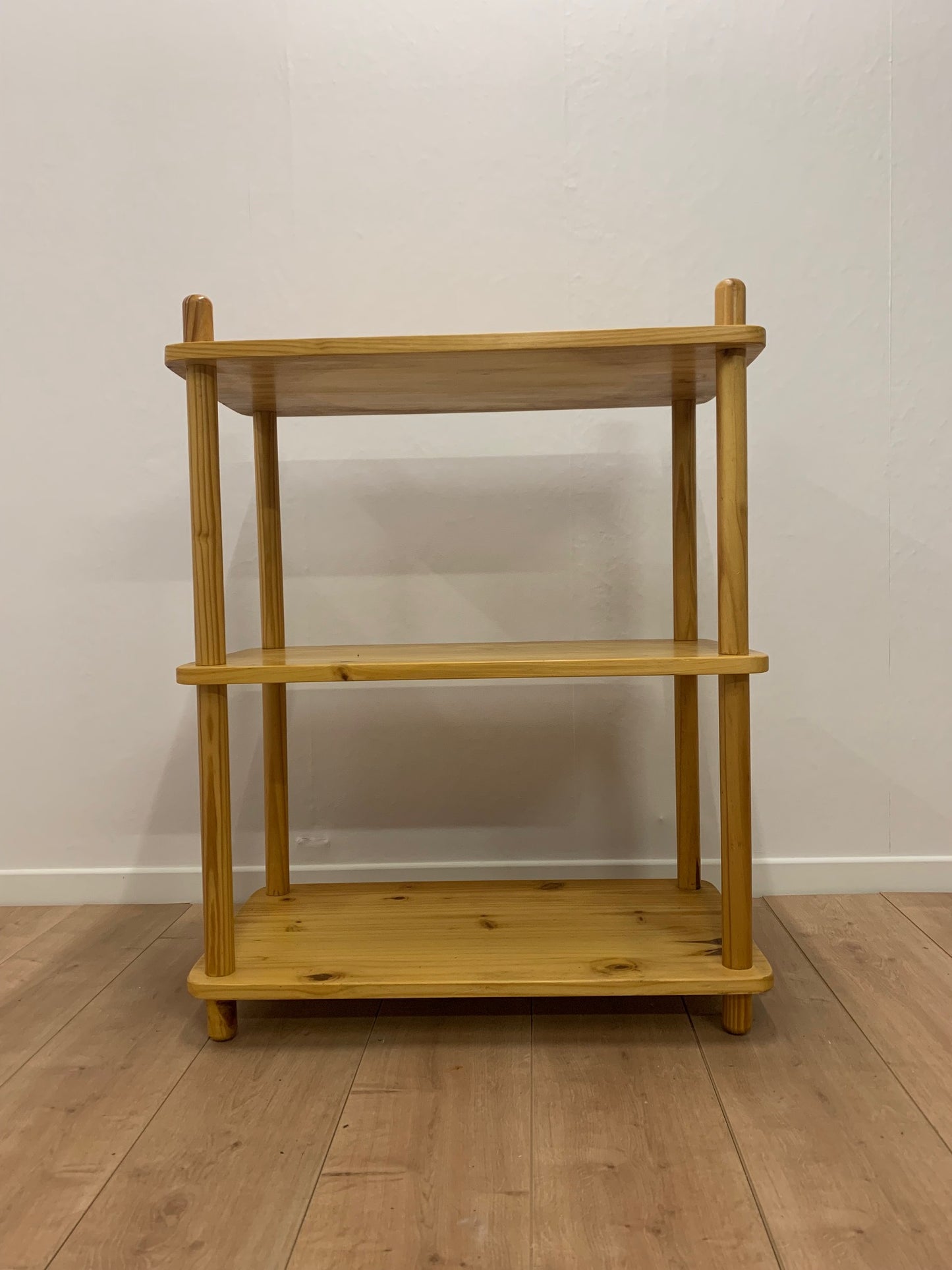 Pine shelf in the style of Willem Lutjens