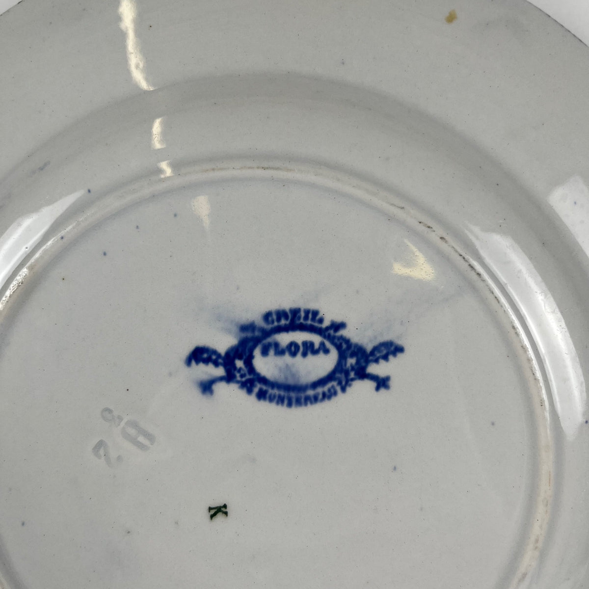 Set de 6 Assiettes plates en Terre de Fer « Flora » – Creil et Montereau, XIXe siècle, bleu
