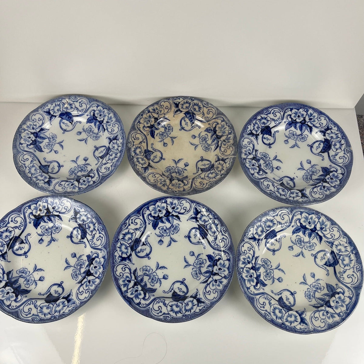 Set de 6 Assiettes creuses en Terre de Fer « Flora » – Creil et Montereau, XIXe siècle, bleu