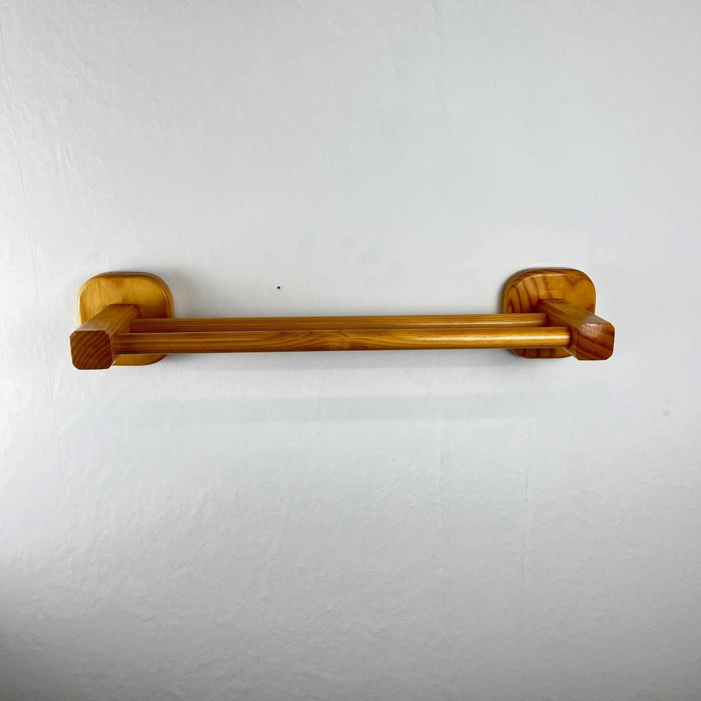 Porte serviette en pin minimaliste, 1970/80, attache carré