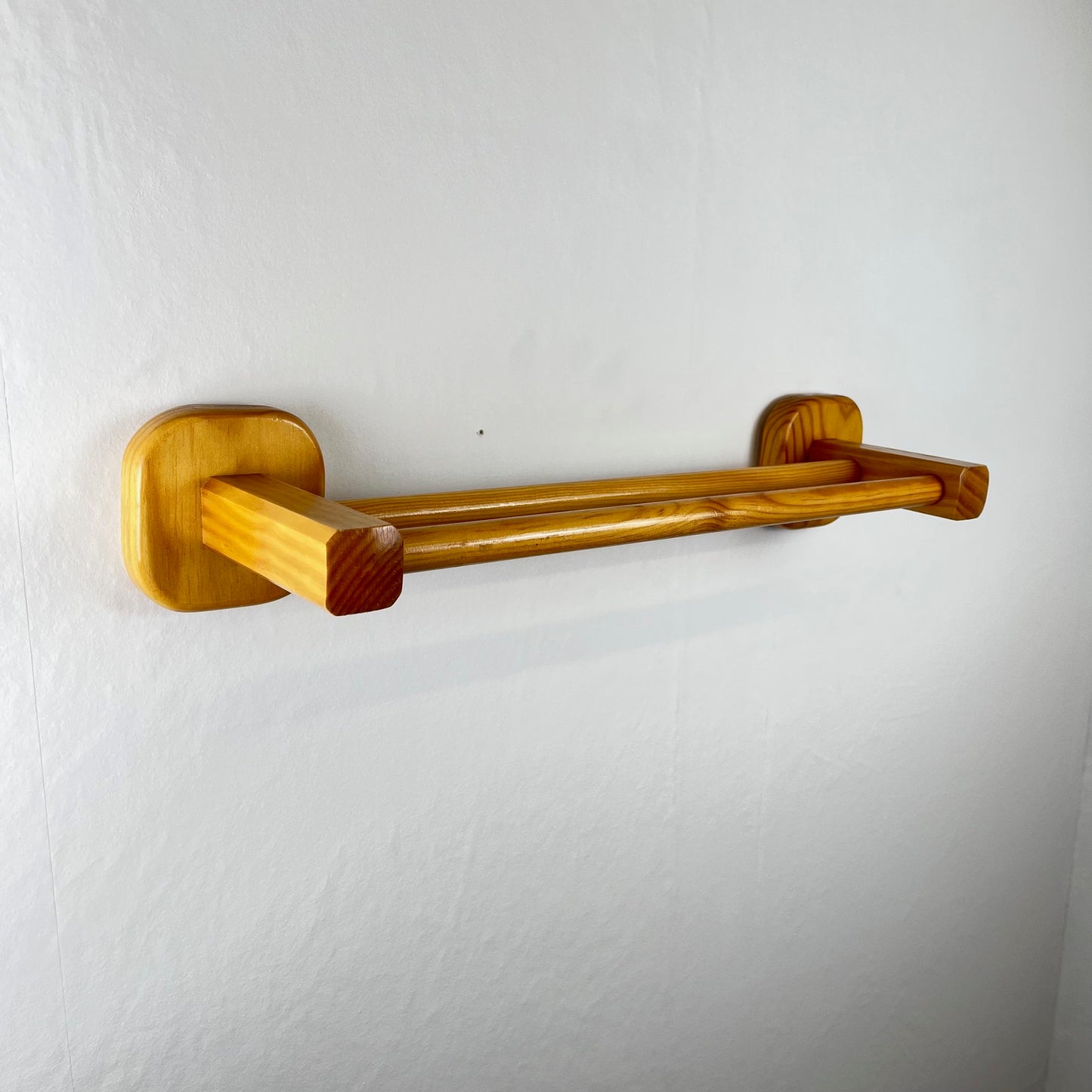 Porte serviette en pin minimaliste, 1970/80, attache carré