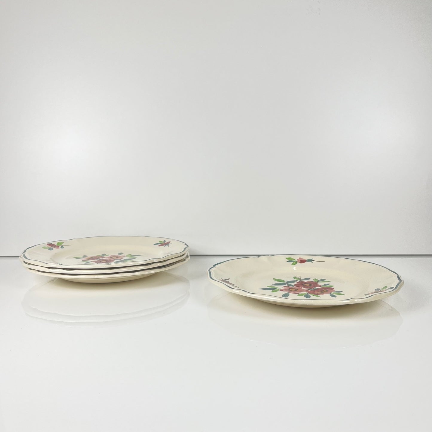 Set de 4 assiettes plates Sarreguemines "Amazonas" fin XIXe-Début XXe