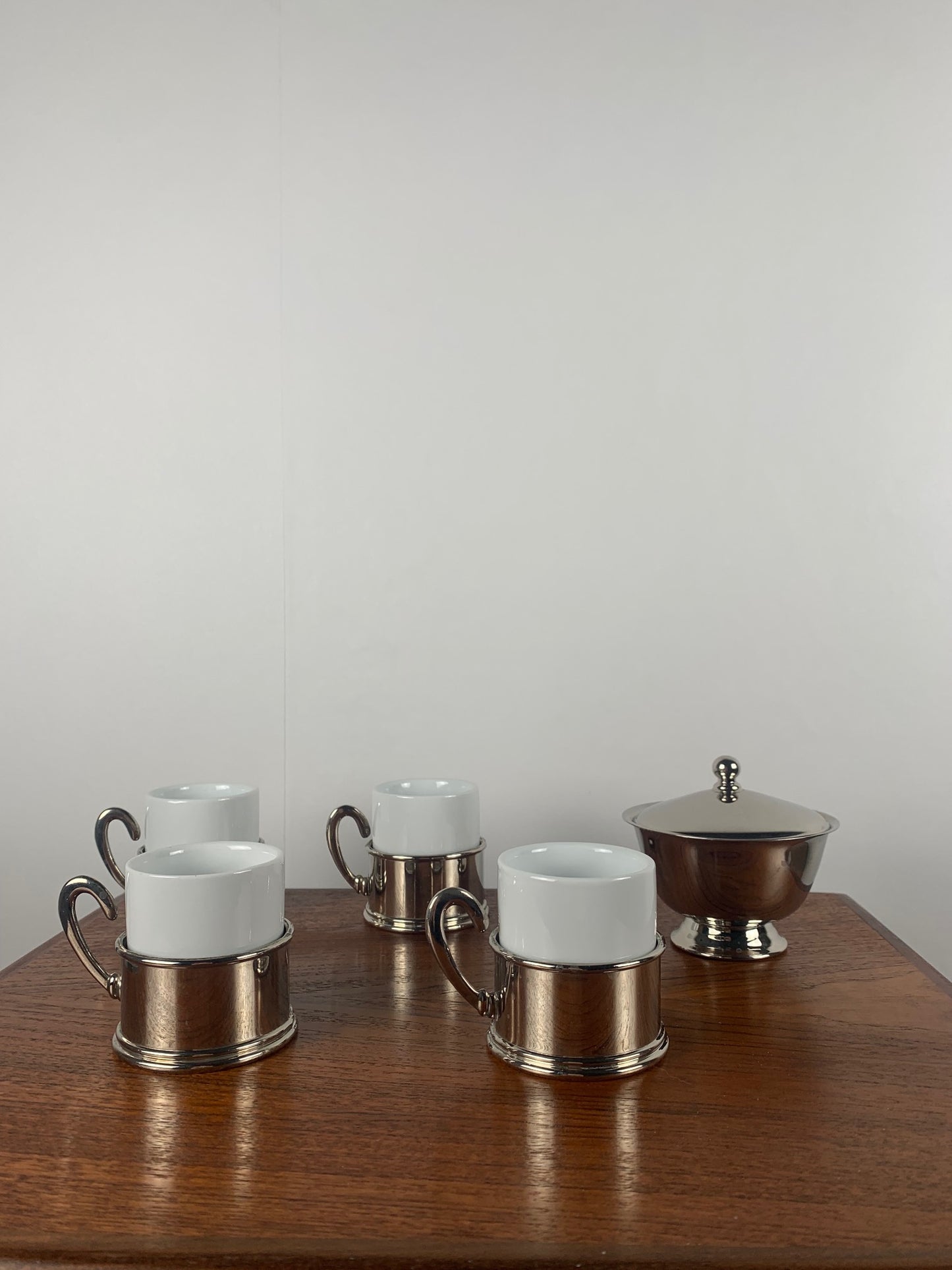 Set of 4 vintage coffee cups + sugar bowl