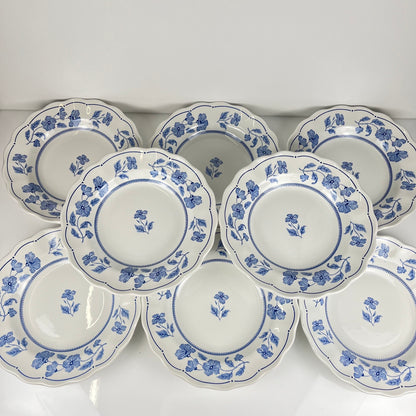 Set de 8 assiettes creuses Nuova Fontebasso, motif fleur bleu et bord festonné, Italie, XX eme.