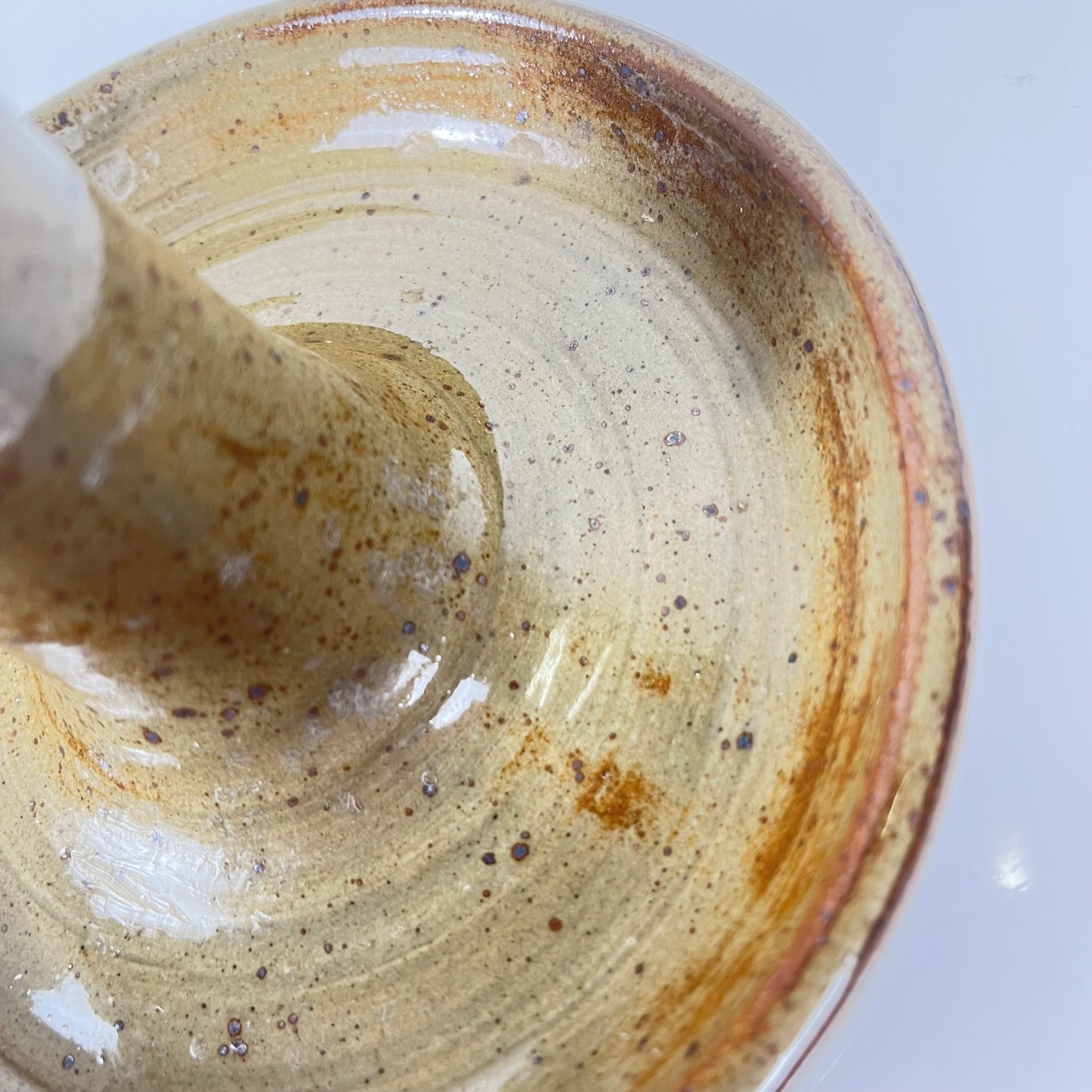 Bougeoir à main en grès