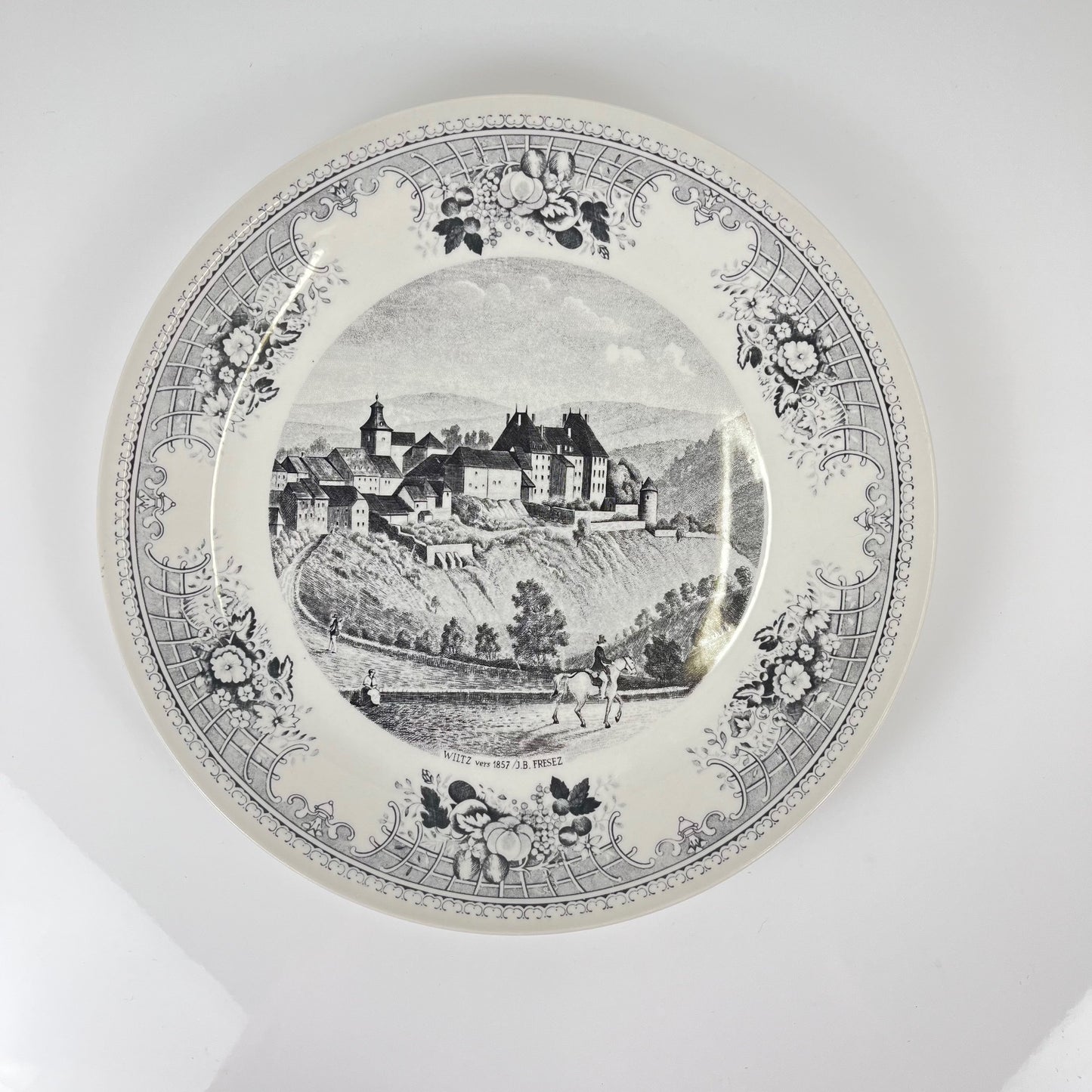 Plat Villeroy & Boch  "Wiltz, luxembourg", gris