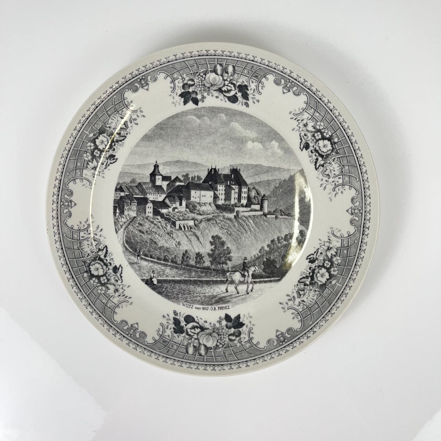 Plat Villeroy & Boch  "Wiltz, luxembourg", gris