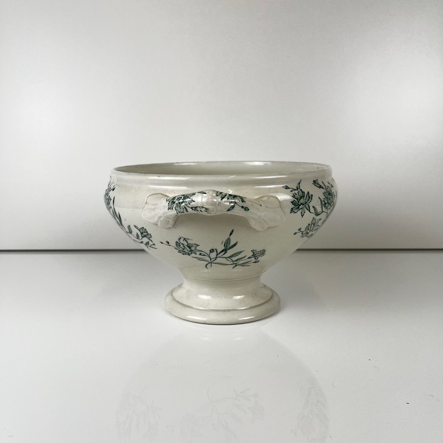 Soupière terre de fer Pexonne "Lucrèce" XIXe