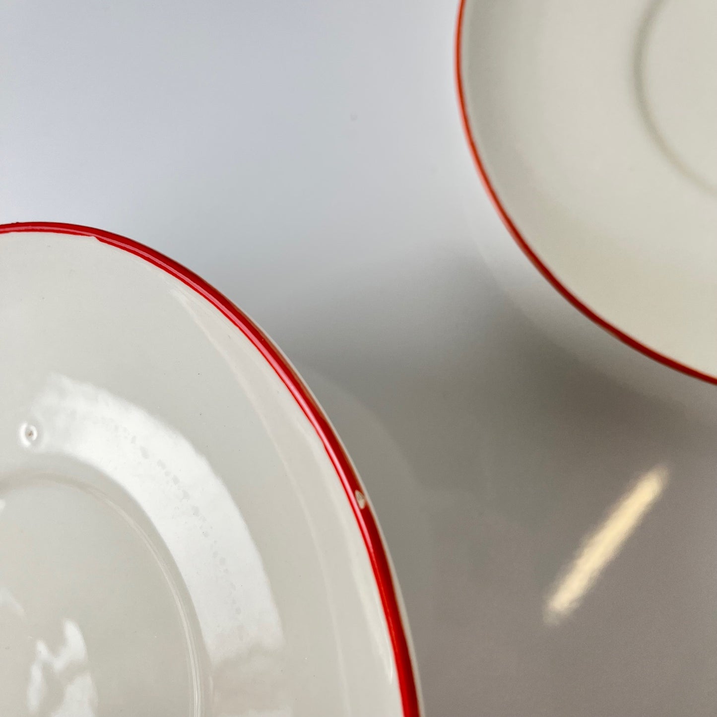 Set de 4 tasses avec soucoupes barbotine "Pomme"