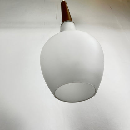 Suspension scandinave opaline et teck, midcentury modern